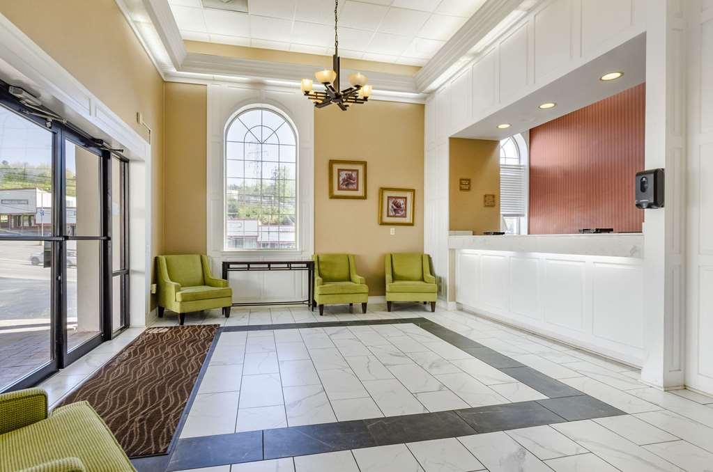 Comfort Inn Near Martinsville Speedway Интерьер фото
